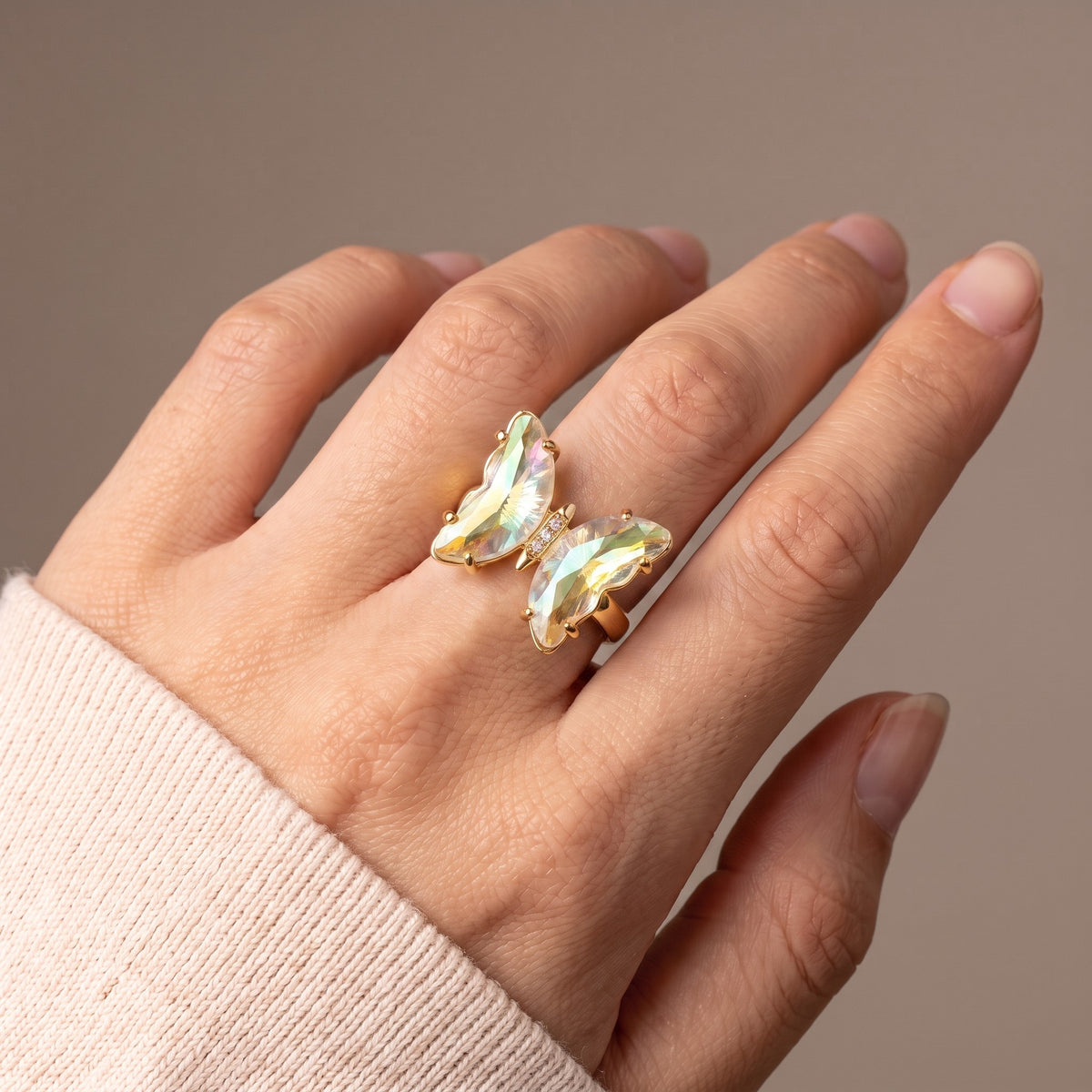 Nabi Ring, Aurora worn on the hand