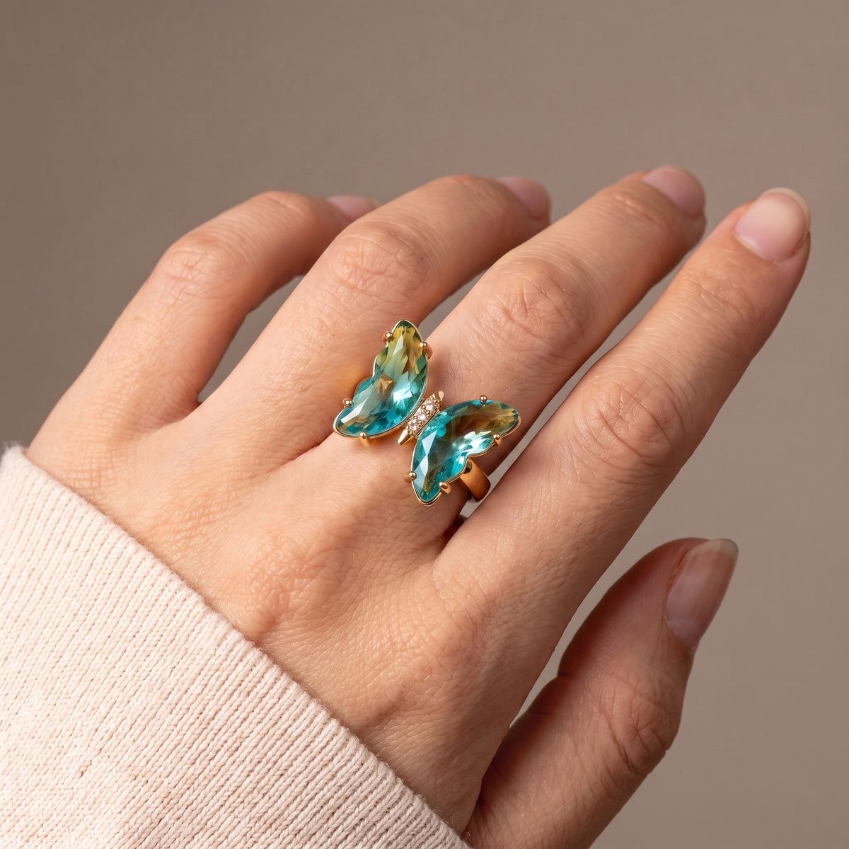 Nabi Ring, Lagoon worn on the hand